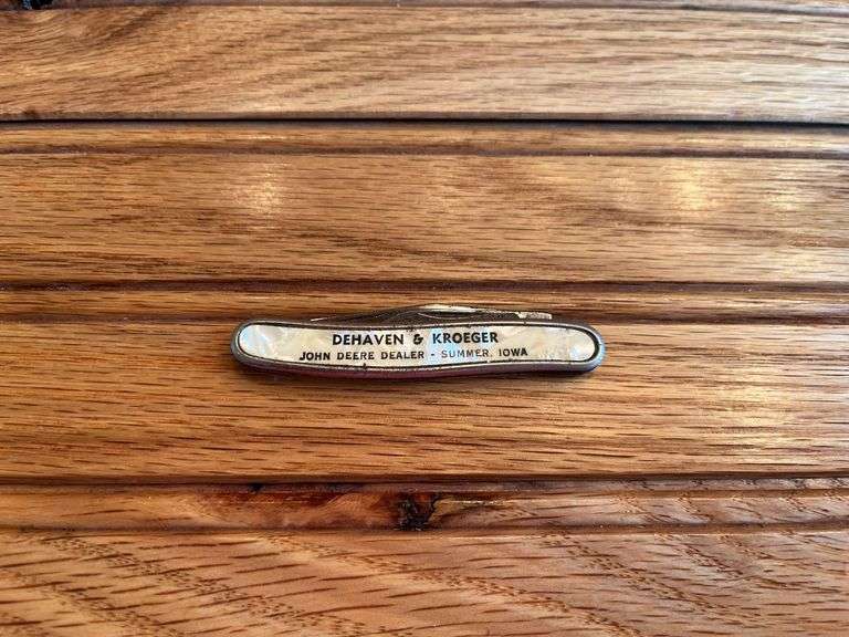 John Deere Pocket Knife image