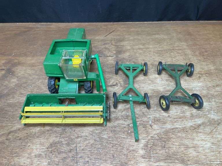(3) John Deere 6600 Combine + Running Gears