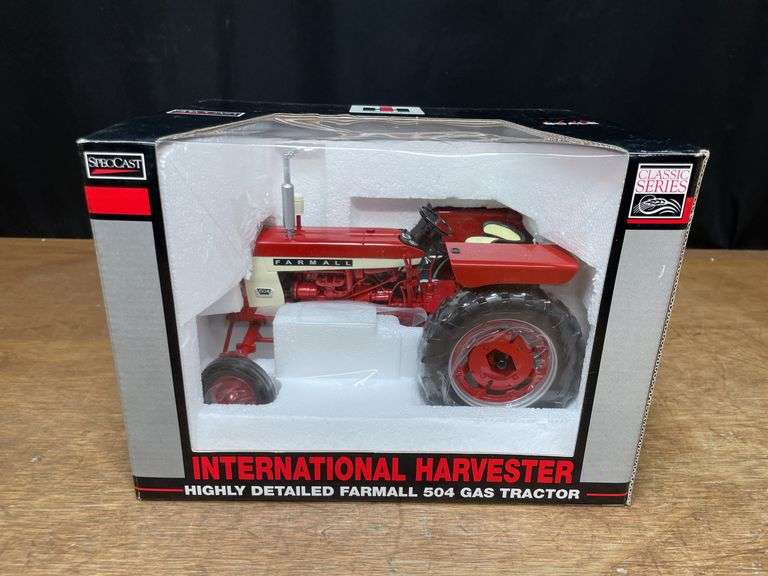1/16 Farmall 504 NIB SC image