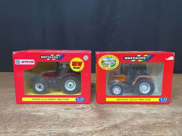(2) 1/32 Steyr + Renault NIB Britains
