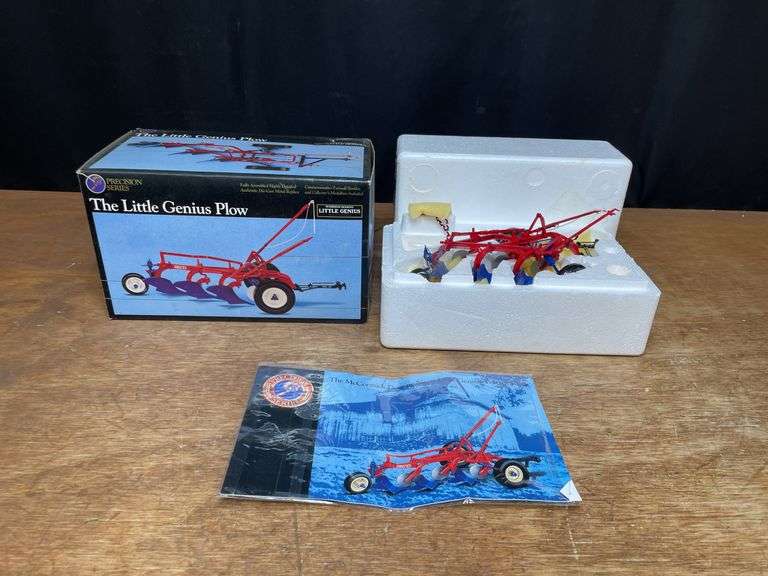1/16 McCormick-Deering Little Genius Plow Precision NIB Ertl image