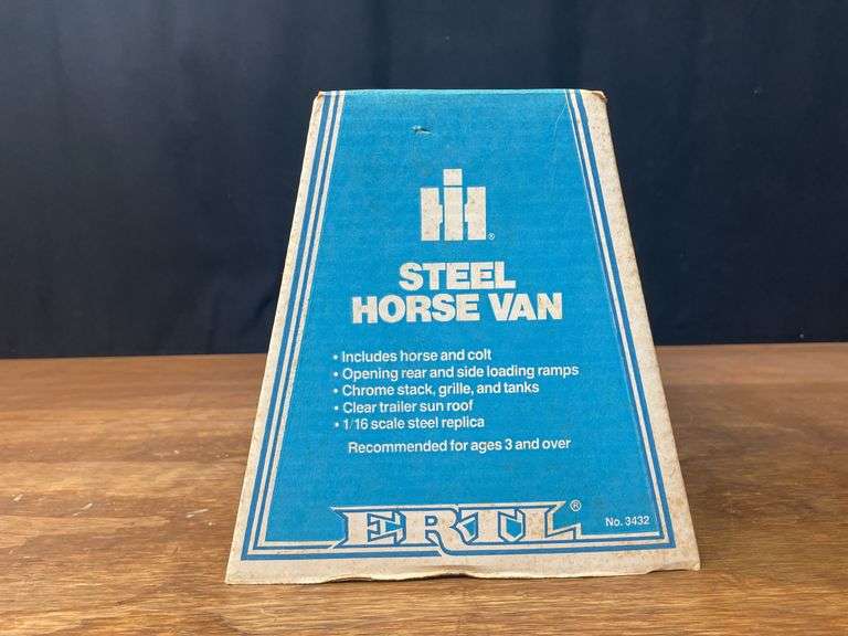 Horse Van Semi NIB Ertl