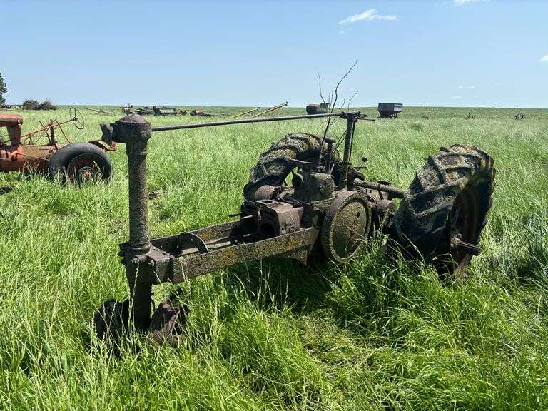John Deere Unstyled model G image