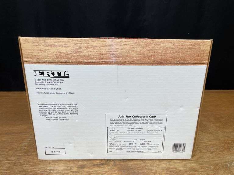 1/16 Farmall 350 Set NIB Ertl