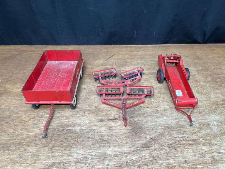(3) 1/16 IH Wagon, Spreader, Disk