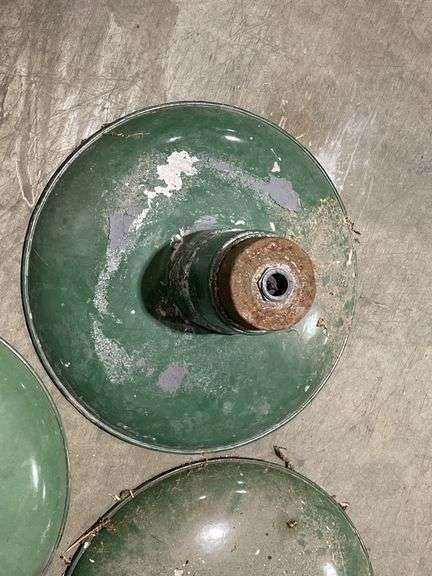 (4) Industrial green porcelain station lights