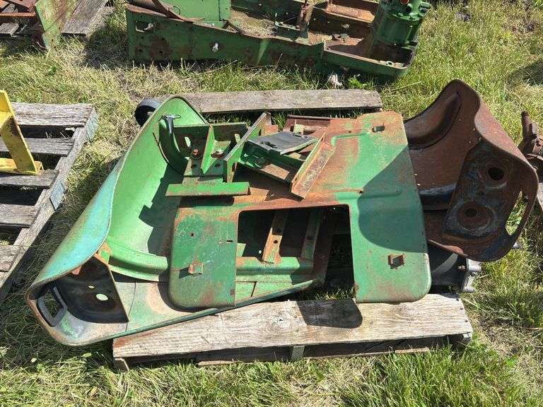 John Deere Fenders and Floor Pan image