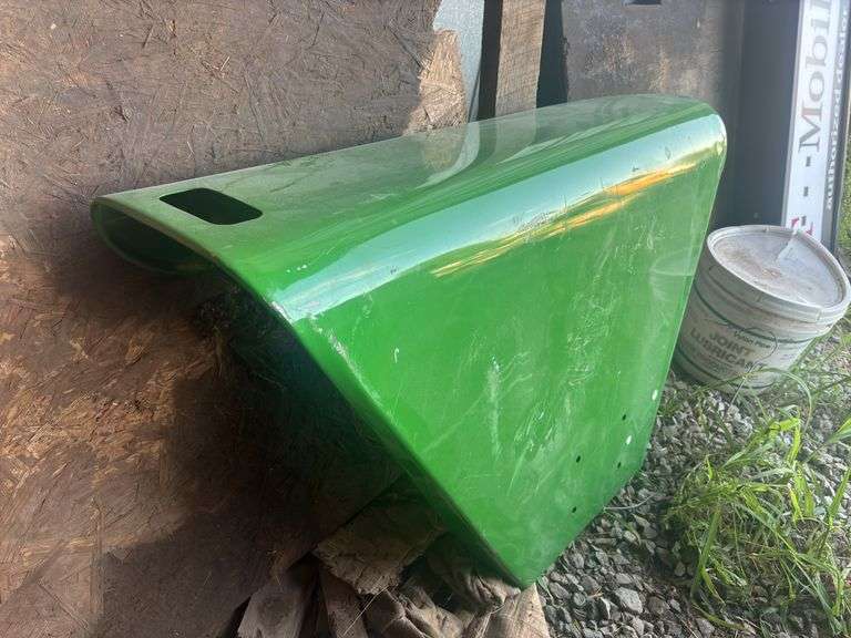 John Deere Right Hand Fender image