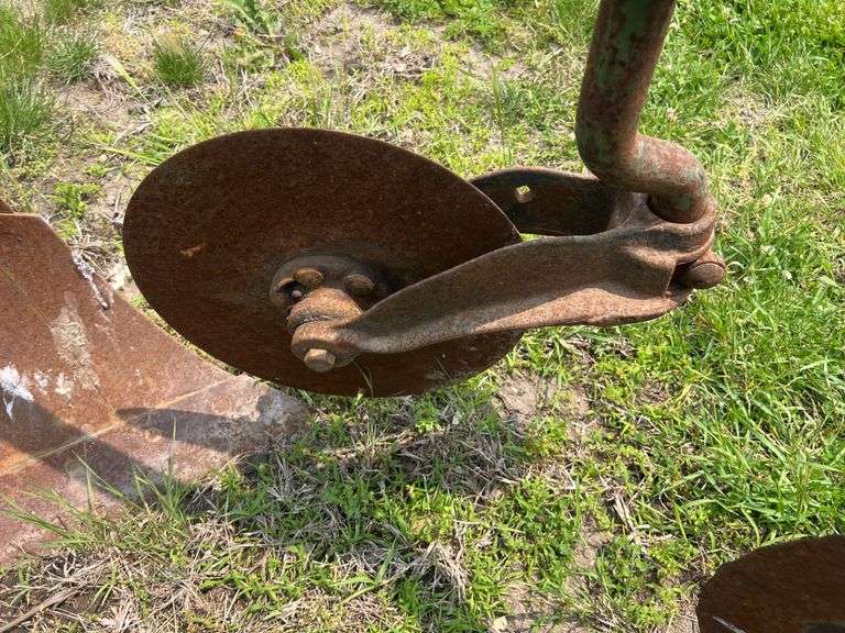 John Deere 810 Plow