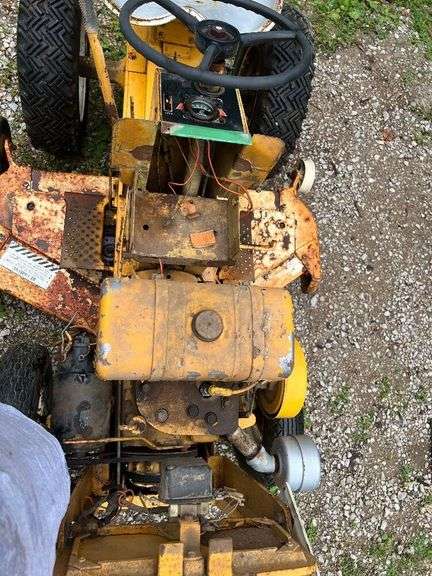 International Harvester Cub Cadet 100