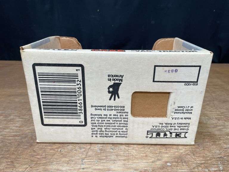 1/16 Case VAC NIB Ertl