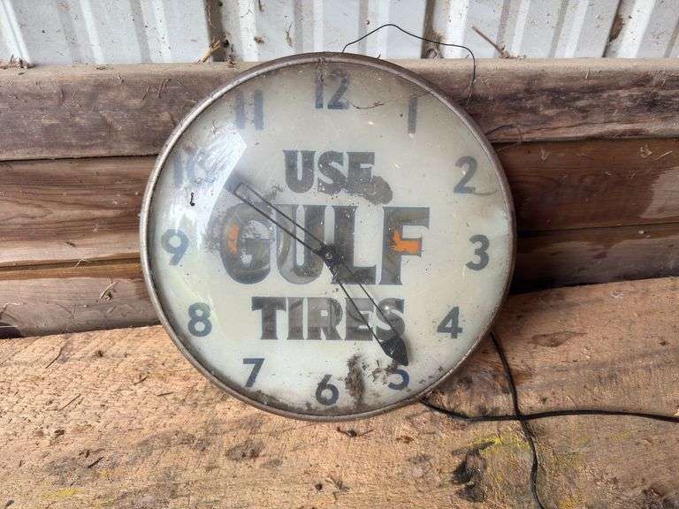 Gulf Tires Clock image