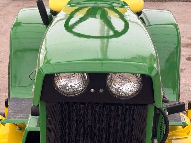 BEAUTIFULLY RESTORED 1972 John Deere 112 Garden Tractor