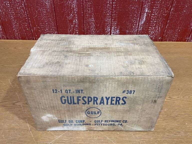 Vintage box of "GULFSPRAYERS" #387 from Gulf Oil Corporation, containes twelve 1-quart units of Gulfspray.