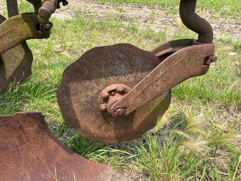 John Deere 145 Plow