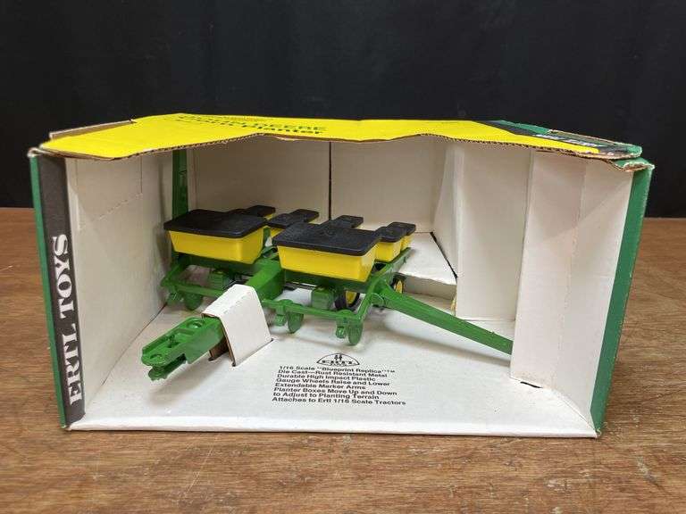 1/16 John Deere Corn Planter NIB Ertl image