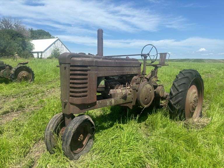 John Deere Early Styled Model A image