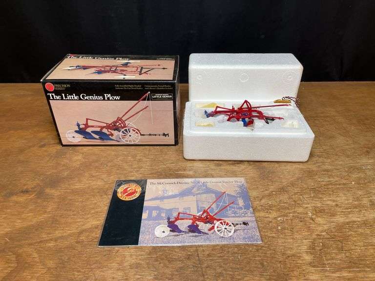 1/16 McCormick-Deering Little Genius Plow Precision NIB Ertl image