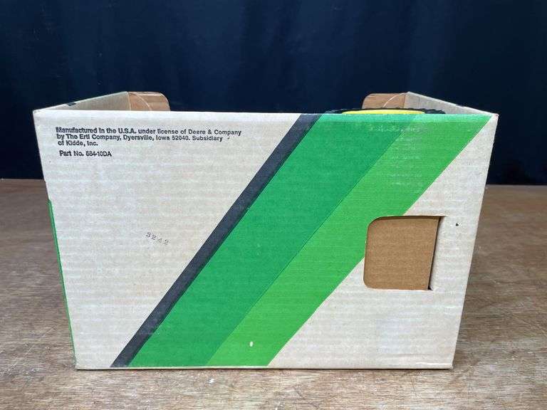 1/16 John Deere 4850 1982 New Orleans NIB Ertl