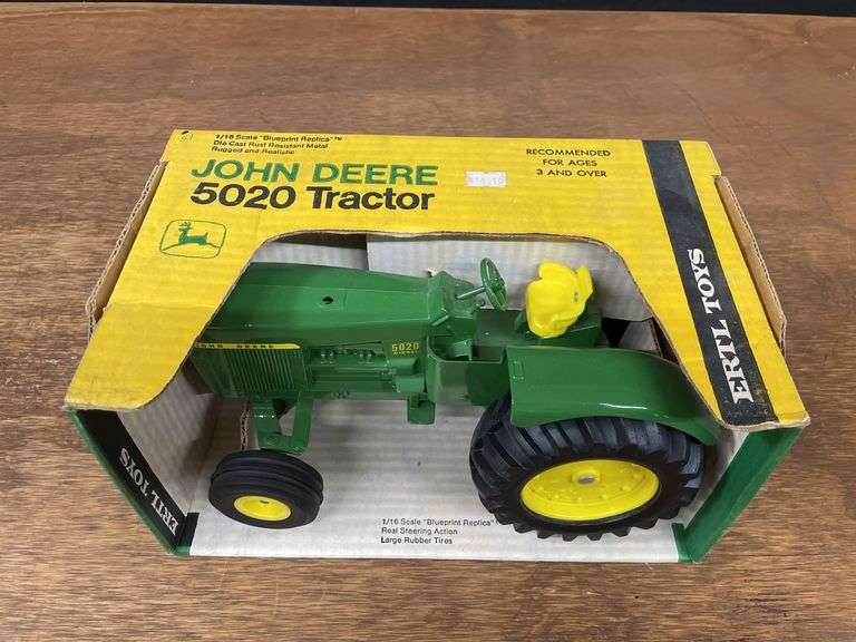 1/16 John Deere 5020 NIB Ertl