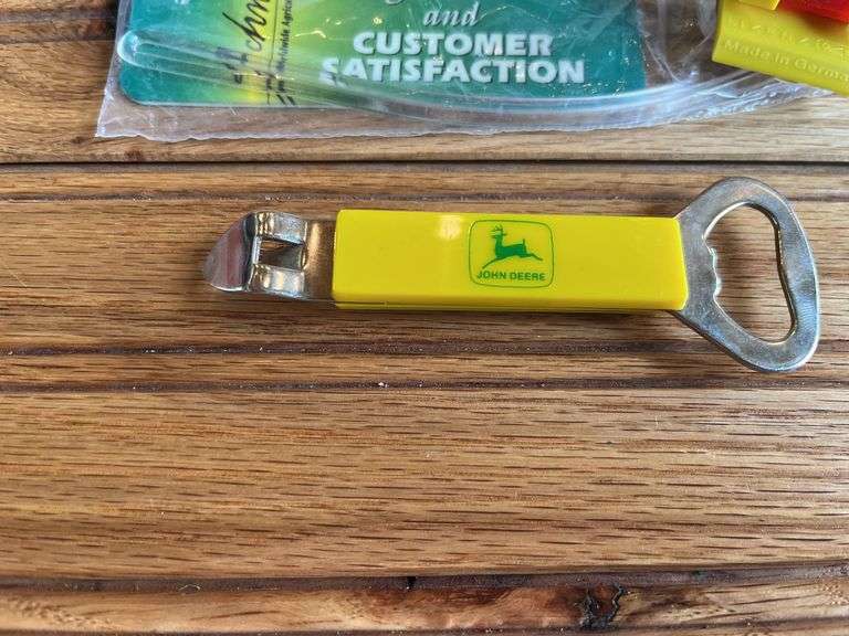(4) John Deere Lot