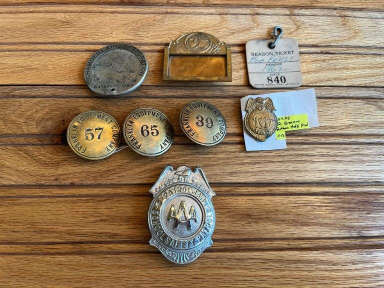 Badges + Pins image