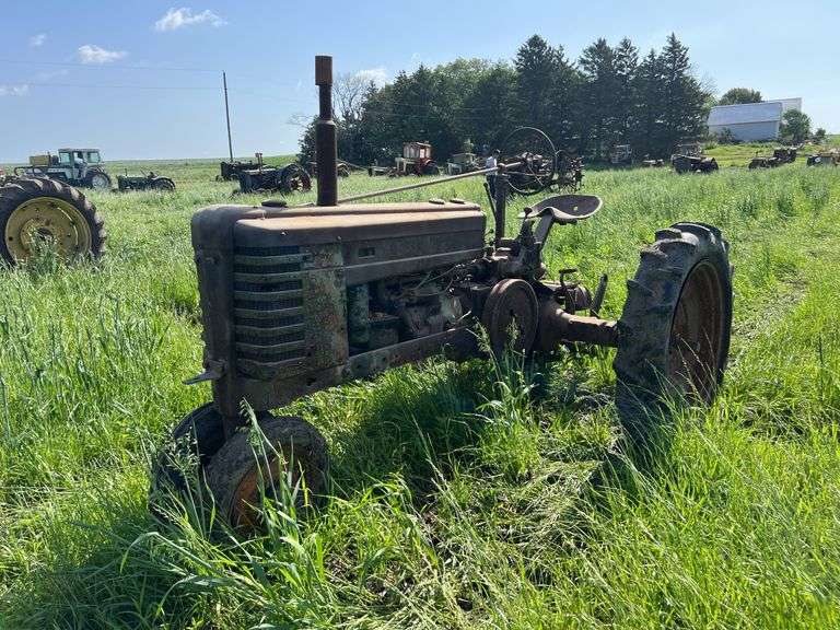 John Deere Model H image