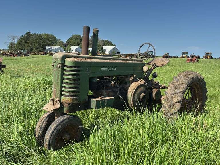 John Deere Slant Dash Model A with Behlen Overdrive image