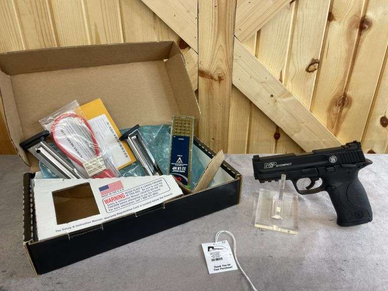 S&W M&P .22 LR Compact Semiauto Pistol image