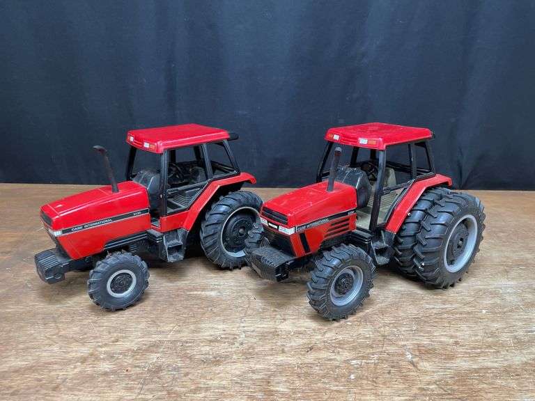 (2) 1/16 Case-IH 5130 + 5250 Ertl