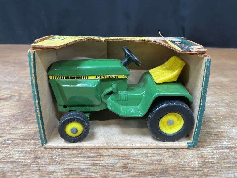 1/16 John Deere L&G NIB Ertl image