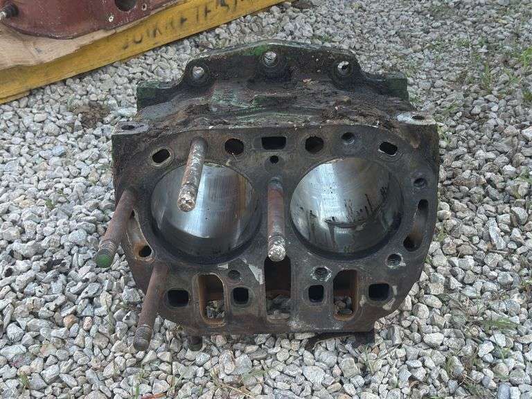 John Deere Model 70 Block image