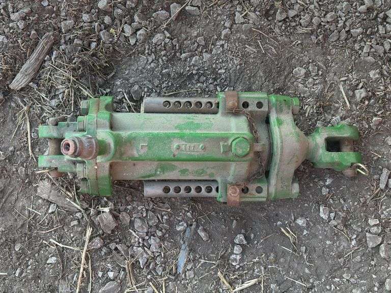John Deere Cylinder image