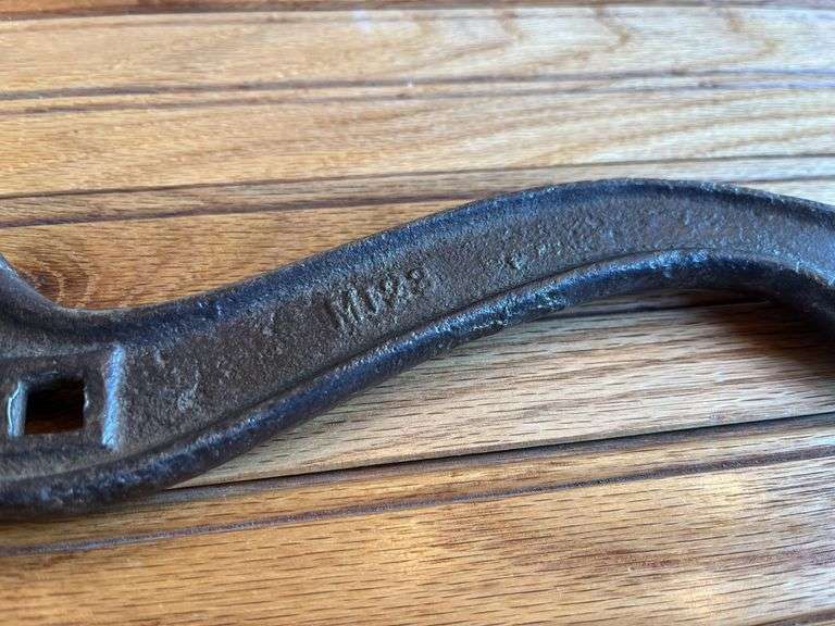 Deere & Co. Wrench