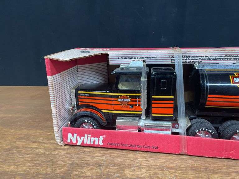 Harley-Davidson Tanker Semi NIB NyLint