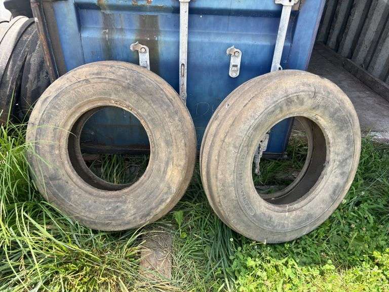 Mismatched Front Tires image