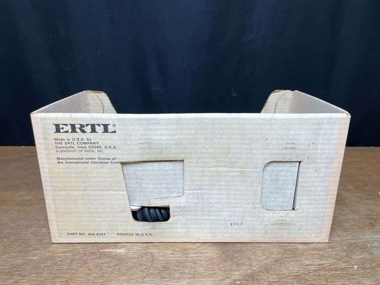 1/16 IH 6388 NIB Ertl