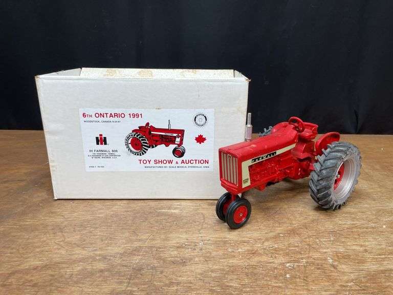 1/16 Farmall 806 1991 Ontario NIB SM image