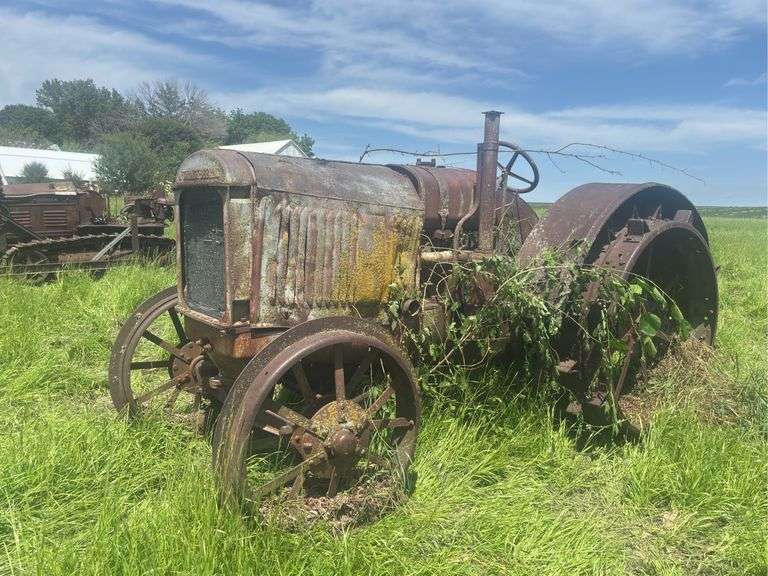 McCormick Deering 10-20 image