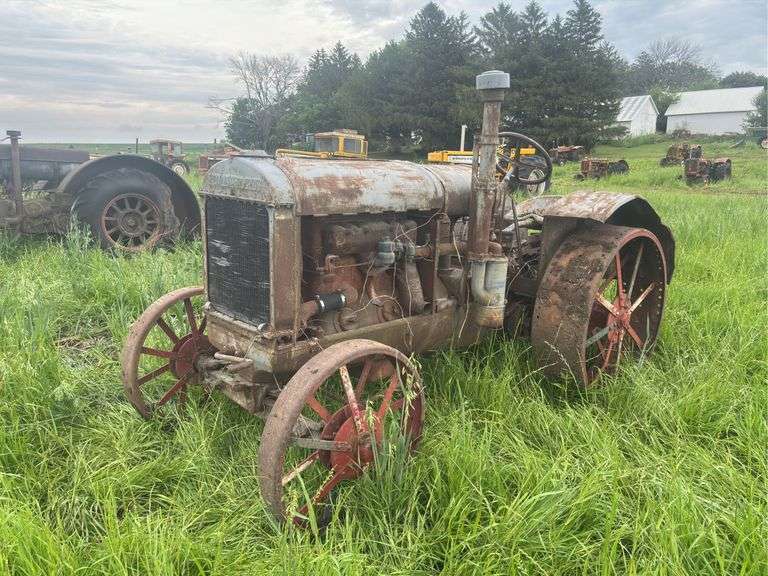 McCormick Deering 10-20 image