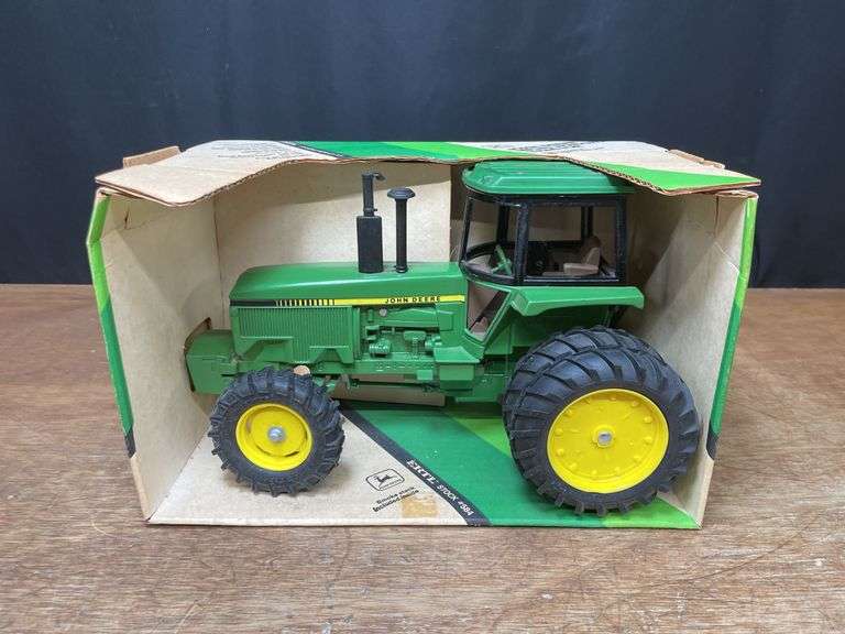 1/16 John Deere 4850 NIB Ertl image