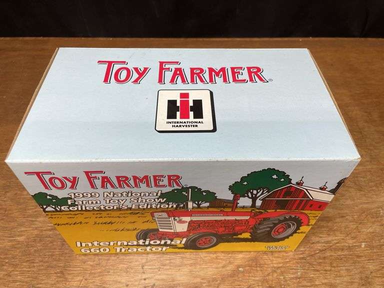 1/16 IH 660 1999 NFTS NIB Ertl
