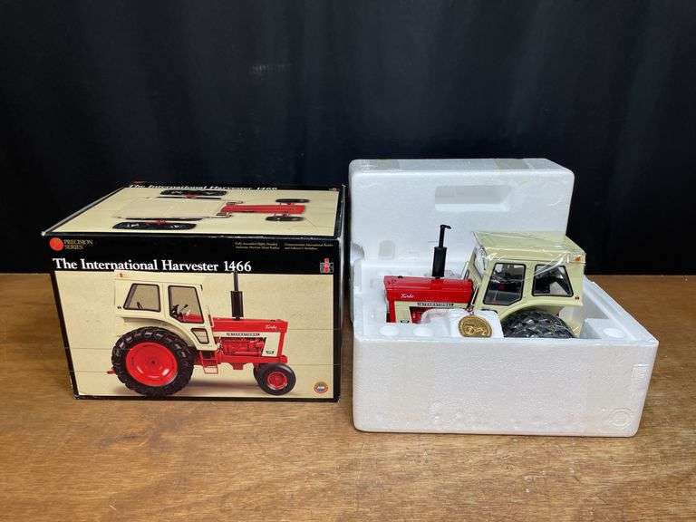 1/16 IH 1466 Precision NIB Ertl image