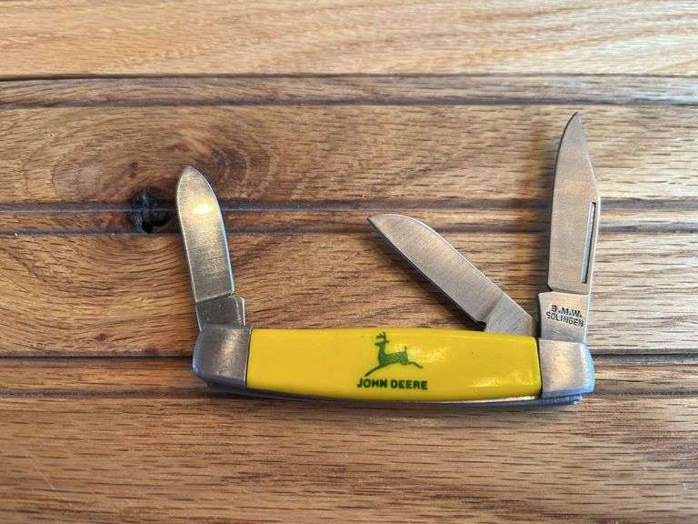 John Deere Pocket Knife
