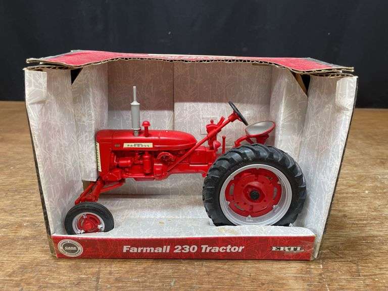 1/16 Farmall 230 NIB Ertl image