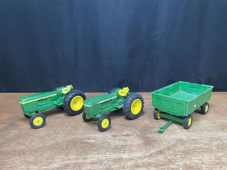 (3) 1/16 John Deere 2030, 2040, Wagon Ertl
