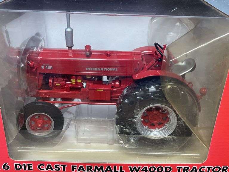 1/16 IH W400 2010 Red Power Round Up NIB SC