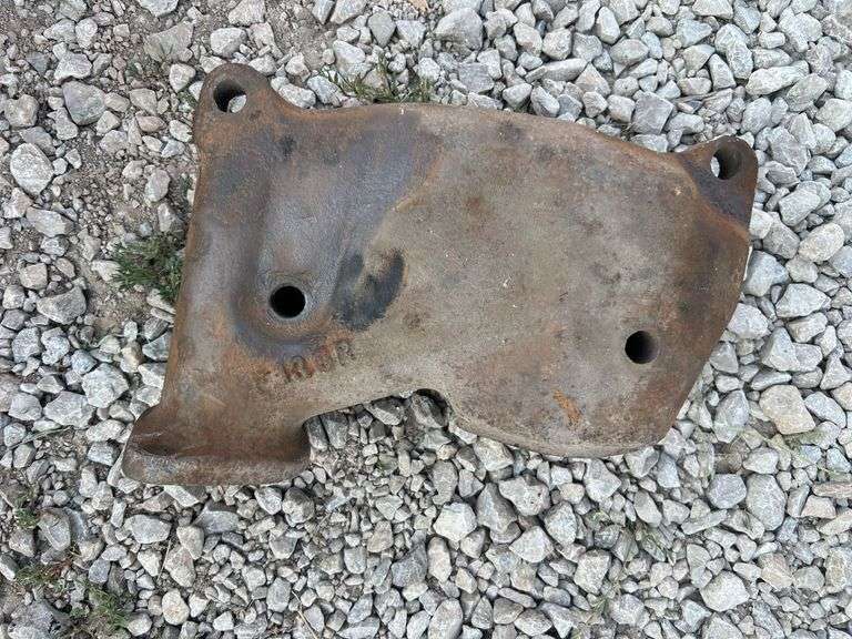 John Deere G Exhaust Manifold image