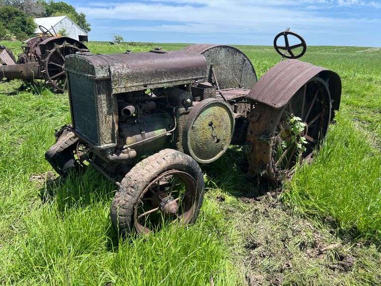 John Deere Unstyled Model D image