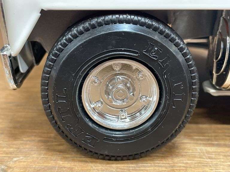 Tony's Pizza Semi Ertl
